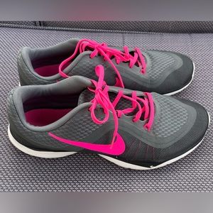 Nike Training Flex TR 6 Women's Gray & Pink Running Shoes Size 11